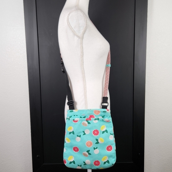 Kavu Keepalong Citrus Print Adjustable Crossbody Bag - Picture 5 of 12